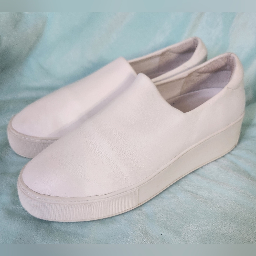 J Slides White Minimalist Sneakers